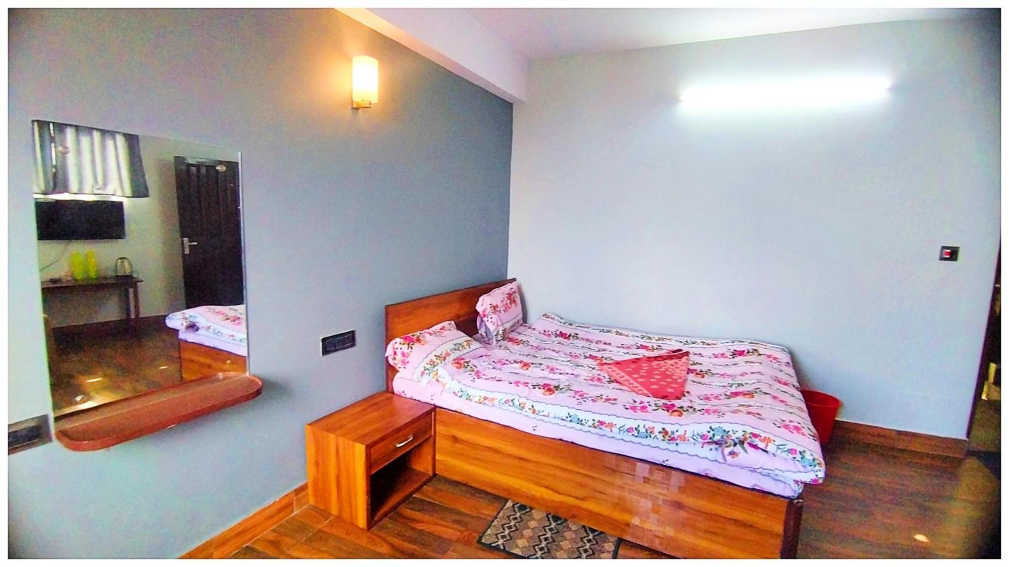 Hotel Premium Pitstop Near Railway Station Best Hotel In Darjeeling Dardzsiling Kültér fotó